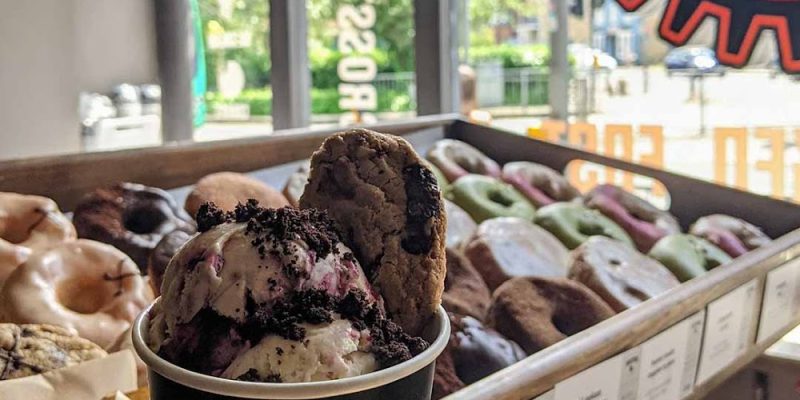 Crosstown Cambridge – Doughnuts, Ice Cream, & Coffee