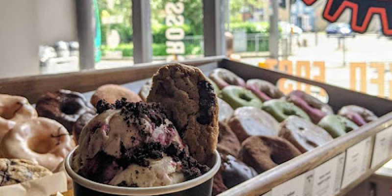 Crosstown Cambridge – Doughnuts, Ice Cream, & Coffee